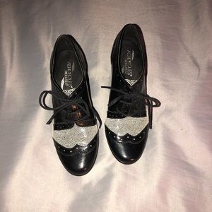 Aerosoles black and white oxford